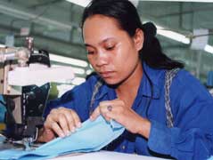 Ouvri&egrave;re d'une usine de confection cambodgienne